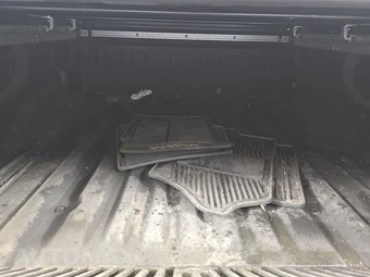 2024 Nissan TITAN SV Crew Cab Short Bed – miniatura 17