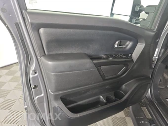 2024 Nissan TITAN SV Crew Cab Short Bed – miniatura 9