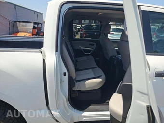 2024 Nissan TITAN SV Crew Cab Short Bed - miniatura 13