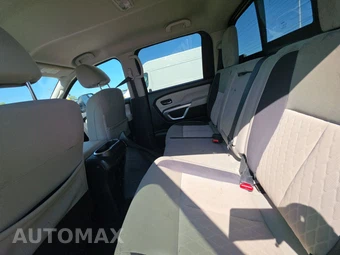 2024 Nissan TITAN SV Crew Cab Short Bed - miniatura 13