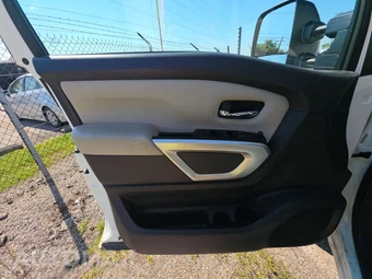 2024 Nissan TITAN SV Crew Cab Short Bed - miniatura 9