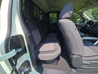 2024 Nissan TITAN SV Extended Cab Medium Bed – miniatura 13