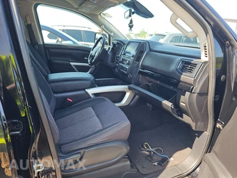 2024 Nissan TITAN XD SV Crew Cab Medium Bed - miniatura 8