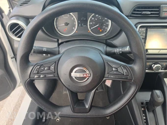 2024 Nissan Versa S – miniatura 10