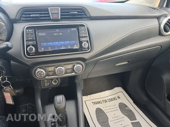 2024 Nissan Versa S – miniatura 11