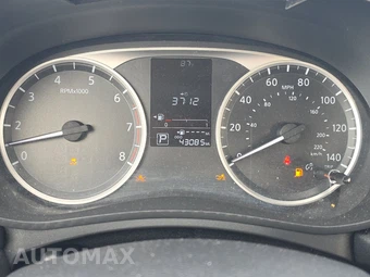 2024 Nissan Versa S – miniatura 12