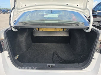 2024 Nissan Versa S – miniatura 16
