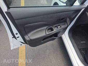 2024 Nissan Versa S - miniatura 9