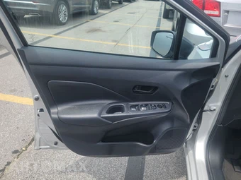 2024 Nissan Versa S - miniatura 9