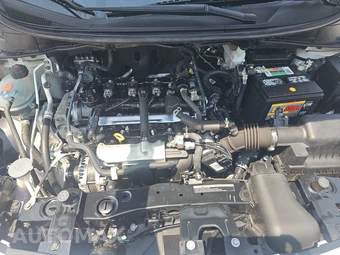 2024 Nissan Versa S – miniatura 15