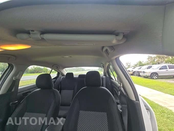 2024 Nissan Versa S – miniatura 11