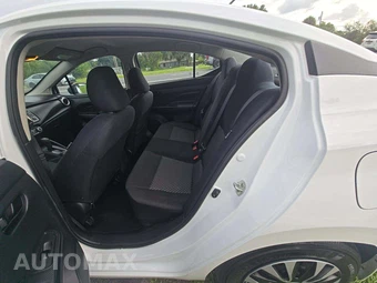 2024 Nissan Versa S – miniatura 13