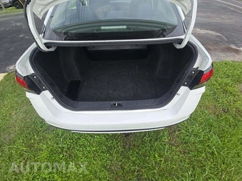 2024 Nissan Versa S – miniatura 14