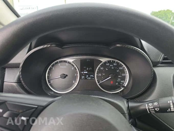 2024 Nissan Versa S – miniatura 9