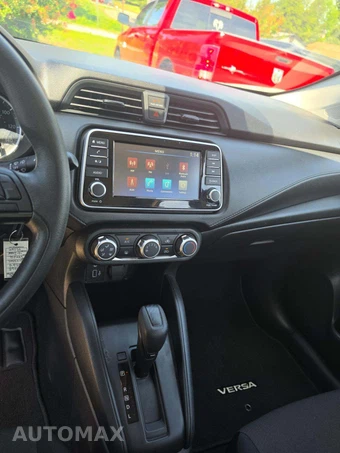2024 Nissan Versa S – miniatura 9