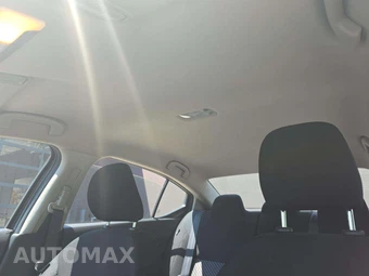 2024 Nissan Versa S – miniatura 11