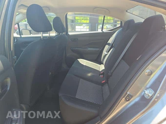 2024 Nissan Versa S – miniatura 13