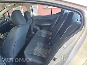 2024 Nissan Versa S - miniatura 13