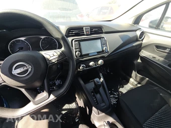 2024 Nissan Versa S – miniatura 11