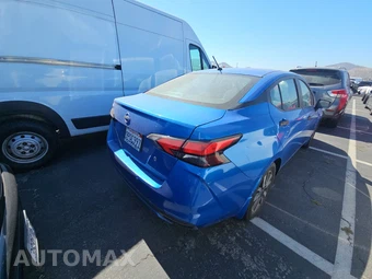 2024 Nissan Versa S – miniatura 4