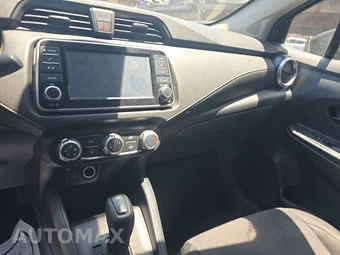 2024 Nissan Versa S – miniatura 11