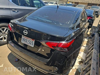 2024 Nissan Versa S – miniatura 4