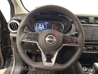2024 Nissan Versa SR – miniatura 10
