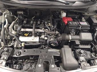 2024 Nissan Versa SR – miniatura 15