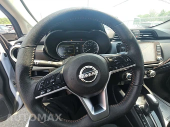 2024 Nissan Versa SR – miniatura 10