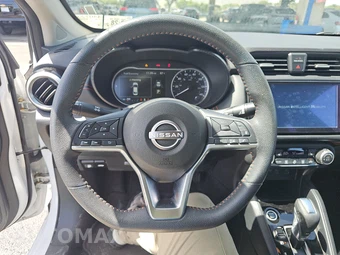 2024 Nissan Versa SR – miniatura 10