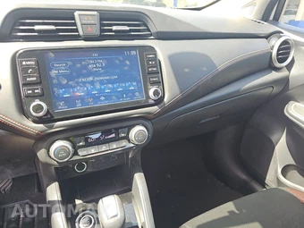 2024 Nissan Versa SR – miniatura 11