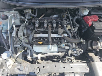 2024 Nissan Versa SR – miniatura 15