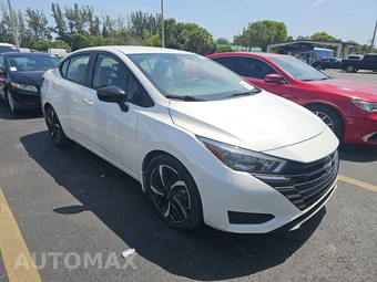 2024 Nissan Versa SR – miniatura 3