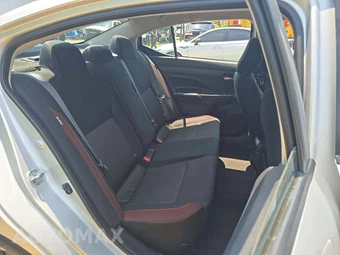 2024 Nissan Versa SR - miniatura 16