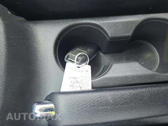 2024 Nissan Versa SR - miniatura 8