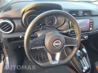 2024 Nissan Versa SR - miniatura 10