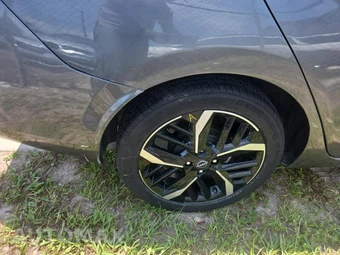 2024 Nissan Versa SR – miniatura 10