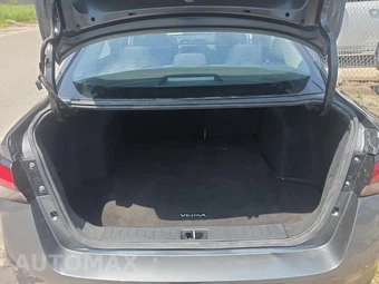 2024 Nissan Versa SR – miniatura 19