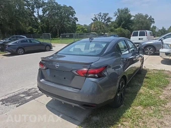 2024 Nissan Versa SR – miniatura 4