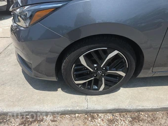 2024 Nissan Versa SR – miniatura 8