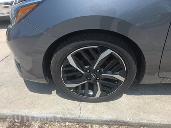 2024 Nissan Versa SR – miniatura 9