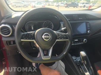 2024 Nissan Versa SR – miniatura 11