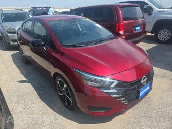 2024 Nissan Versa SR – miniatura 3