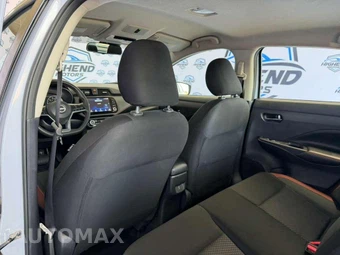 2024 Nissan Versa SR - miniatura 18
