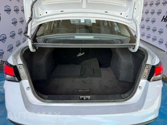 2024 Nissan Versa SR - miniatura 20