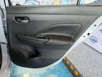 2024 Nissan Versa SR - miniatura 21