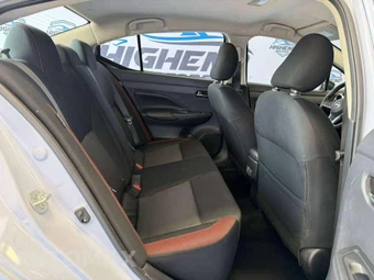 2024 Nissan Versa SR - miniatura 23
