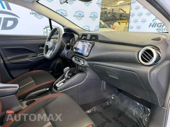 2024 Nissan Versa SR - miniatura 27