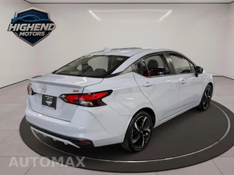 2024 Nissan Versa SR - miniatura 6