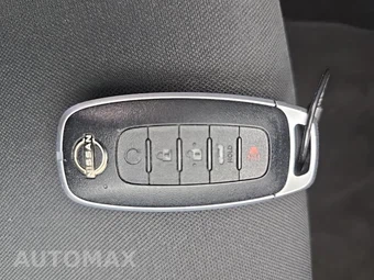 2024 Nissan Versa SR – miniatura 21